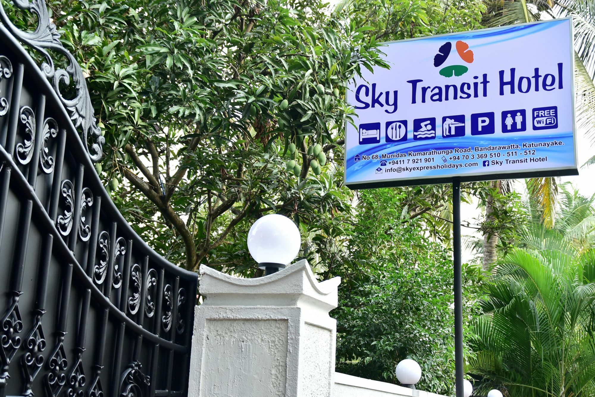 Sky Transit Hotel Katunayaka Exterior foto